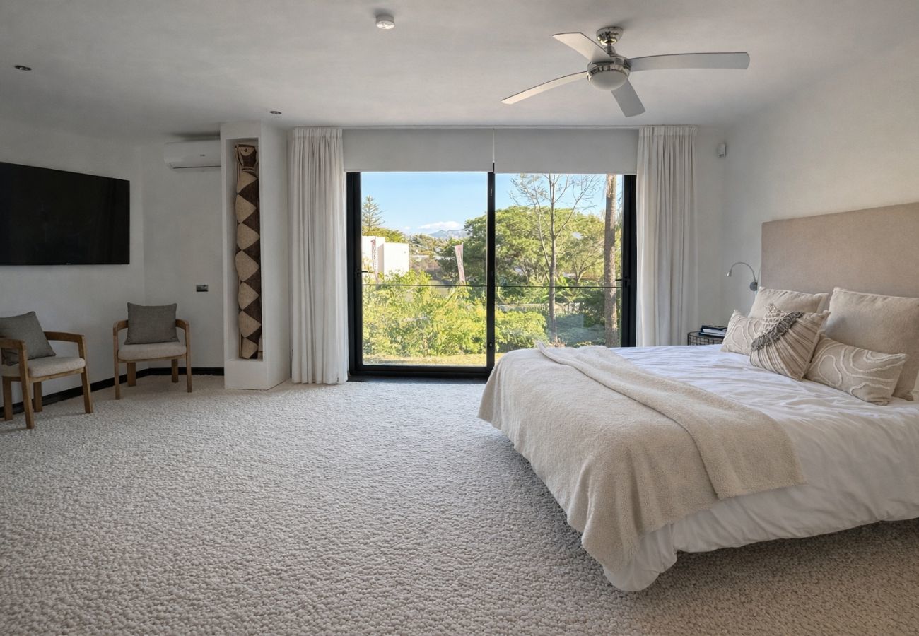 Villa i Marbella - La Corsa Marbella - Luksusvilla, 5 soverum/bad, privat pool, jacuzzi