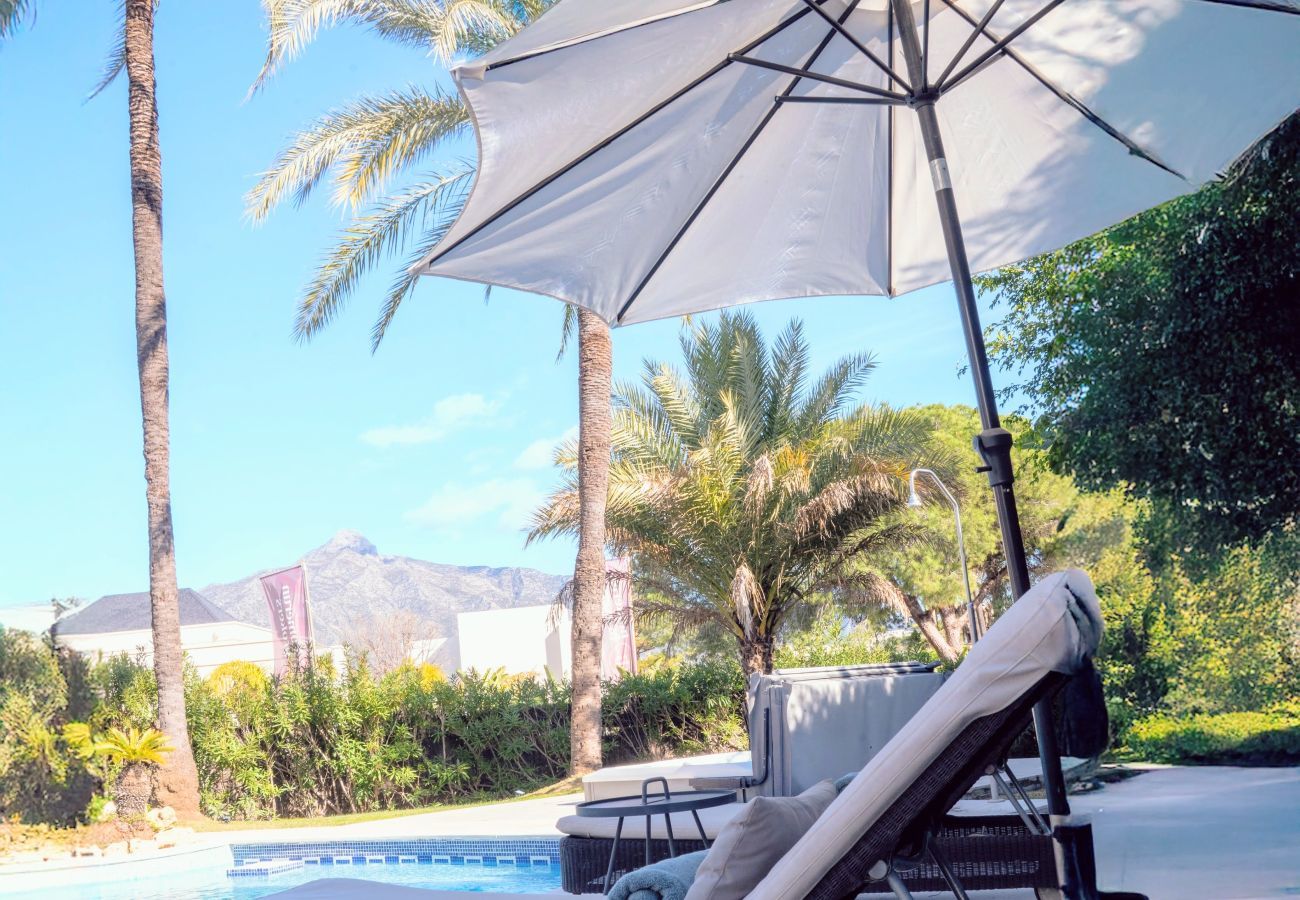 Villa i Marbella - La Corsa Marbella - Luksusvilla, 5 soverum/bad, privat pool, jacuzzi