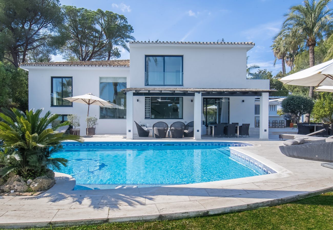 Villa i Marbella - La Corsa Marbella - Luksusvilla, 5 soverum/bad, privat pool, jacuzzi