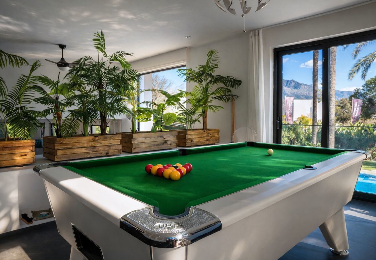 Villa i Marbella - La Corsa Marbella - Luksusvilla, 5 soverum/bad, privat pool, jacuzzi