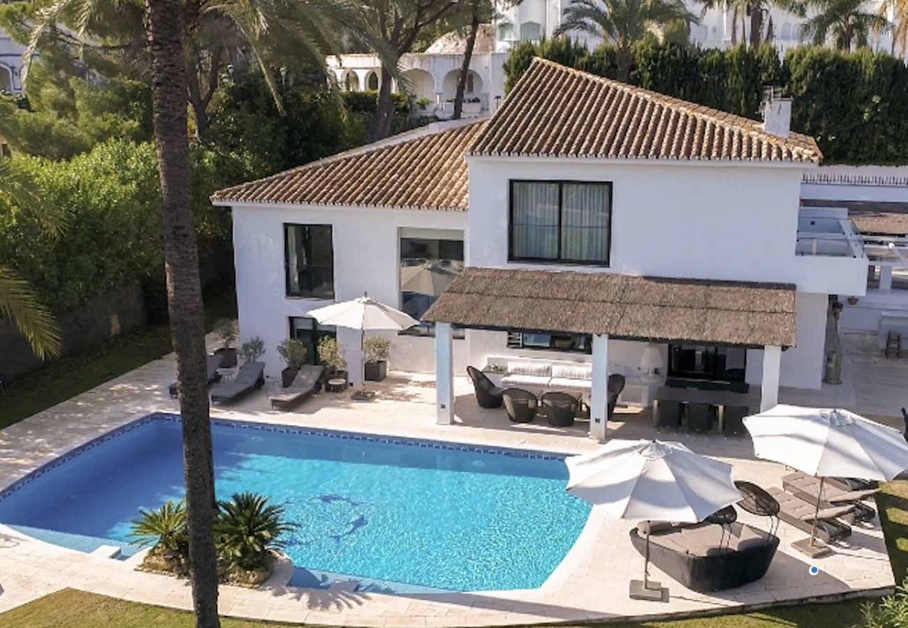 Villa i Marbella - La Corsa Marbella - Luksusvilla, 5 soverum/bad, privat pool, jacuzzi