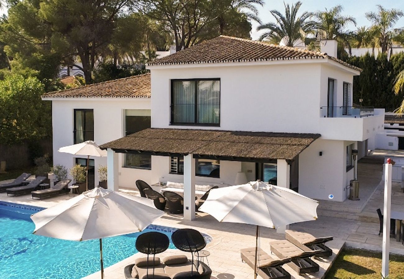 Villa i Marbella - La Corsa Marbella - Luksusvilla, 5 soverum/bad, privat pool, jacuzzi