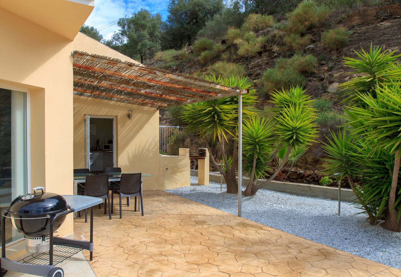 Villa i Algarrobo - Casa Turbolina - Stort landhus med privat pool 