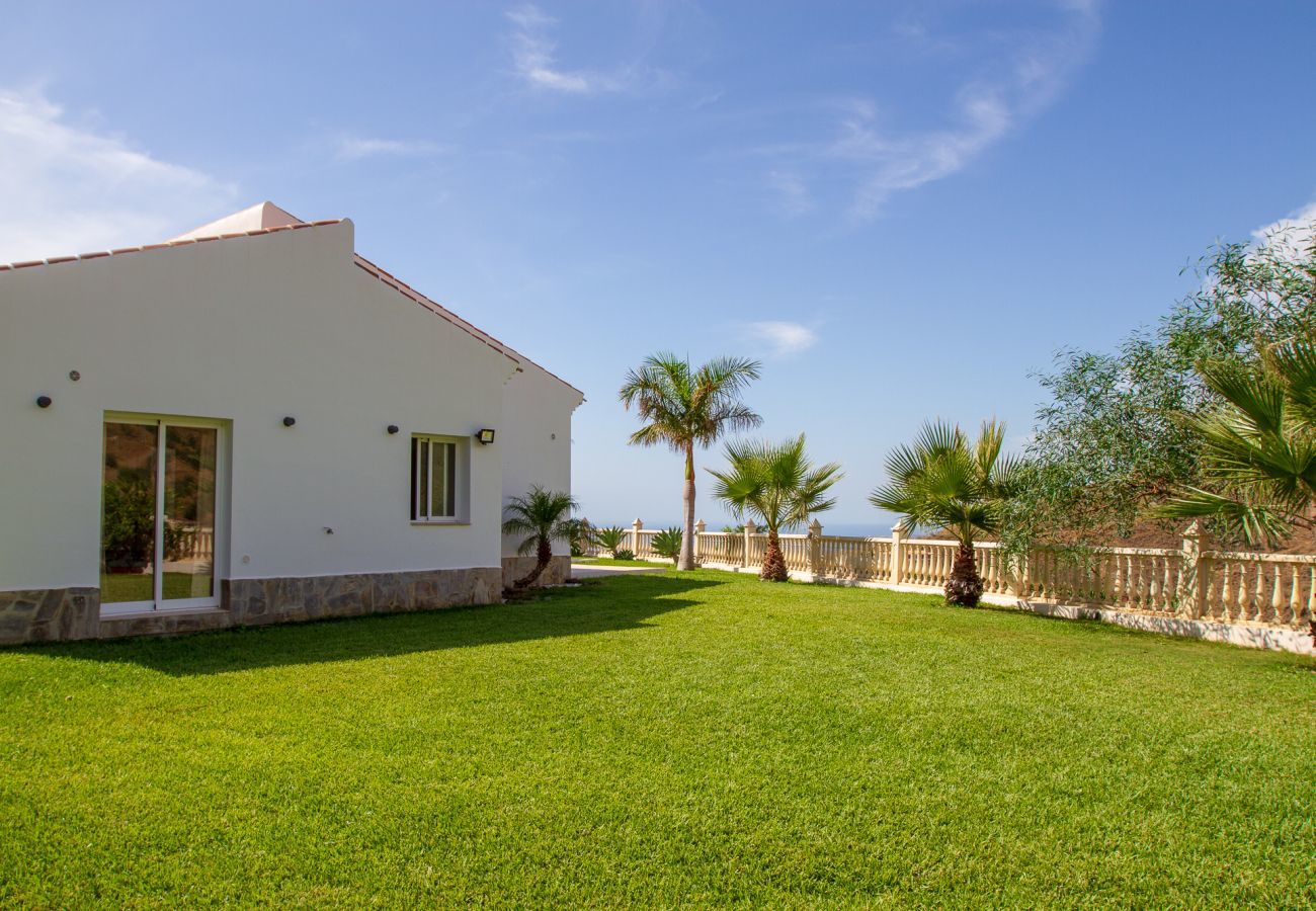 Villa i Algarrobo - Casa Bonita - Feriehus med pool til 8/10 pax i autentisk del af Malaga