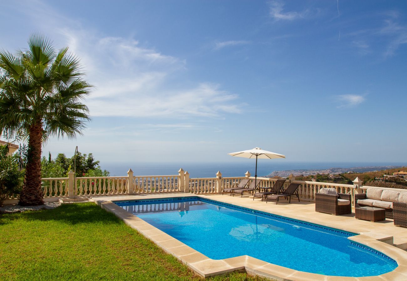 Villa i Algarrobo - Casa Bonita - Feriehus med pool til 8/10 pax i autentisk del af Malaga