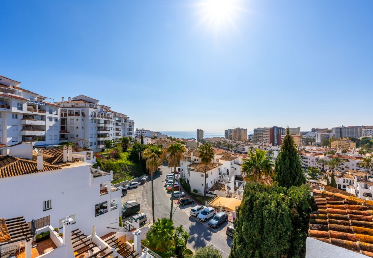 Lejlighed i Benalmádena - Pueblo Evita III, Benalmadena - 3 SOVEVÆR / 2 BAD, terrasse, havudsigt