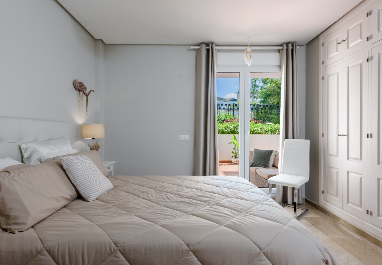Lejlighed i Benalmádena - Torrequebrada Golf Resort | Luksuslejlighed med terrasse, pool og privat parkering