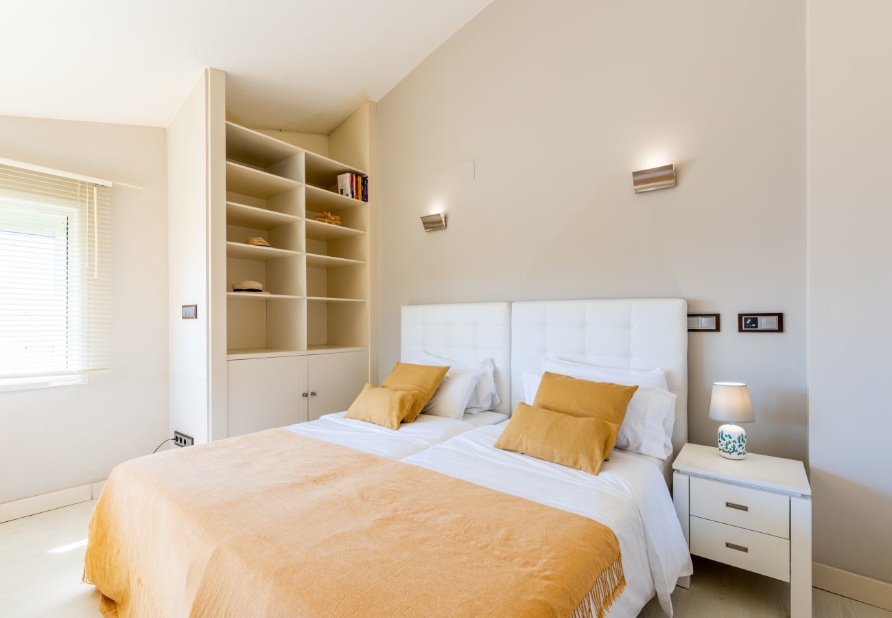 Lejlighed i Mijas Costa - Calahonda del Sol | Spacious first line ocean view apartment