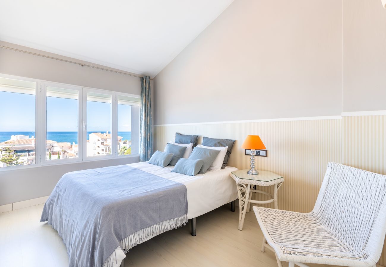 Lejlighed i Mijas Costa - Calahonda del Sol | Spacious first line ocean view apartment