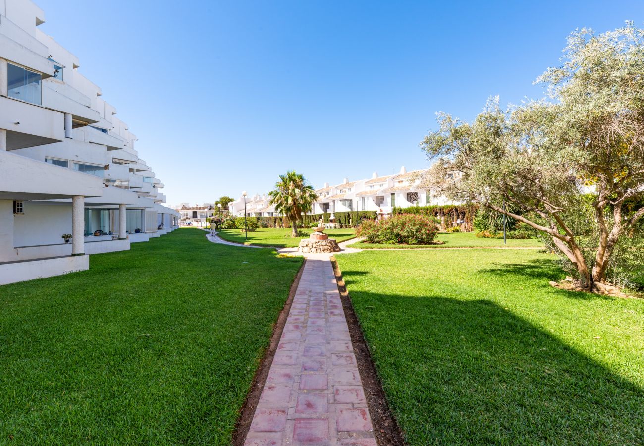 Lejlighed i Mijas Costa - Calahonda del Sol | Spacious first line ocean view apartment