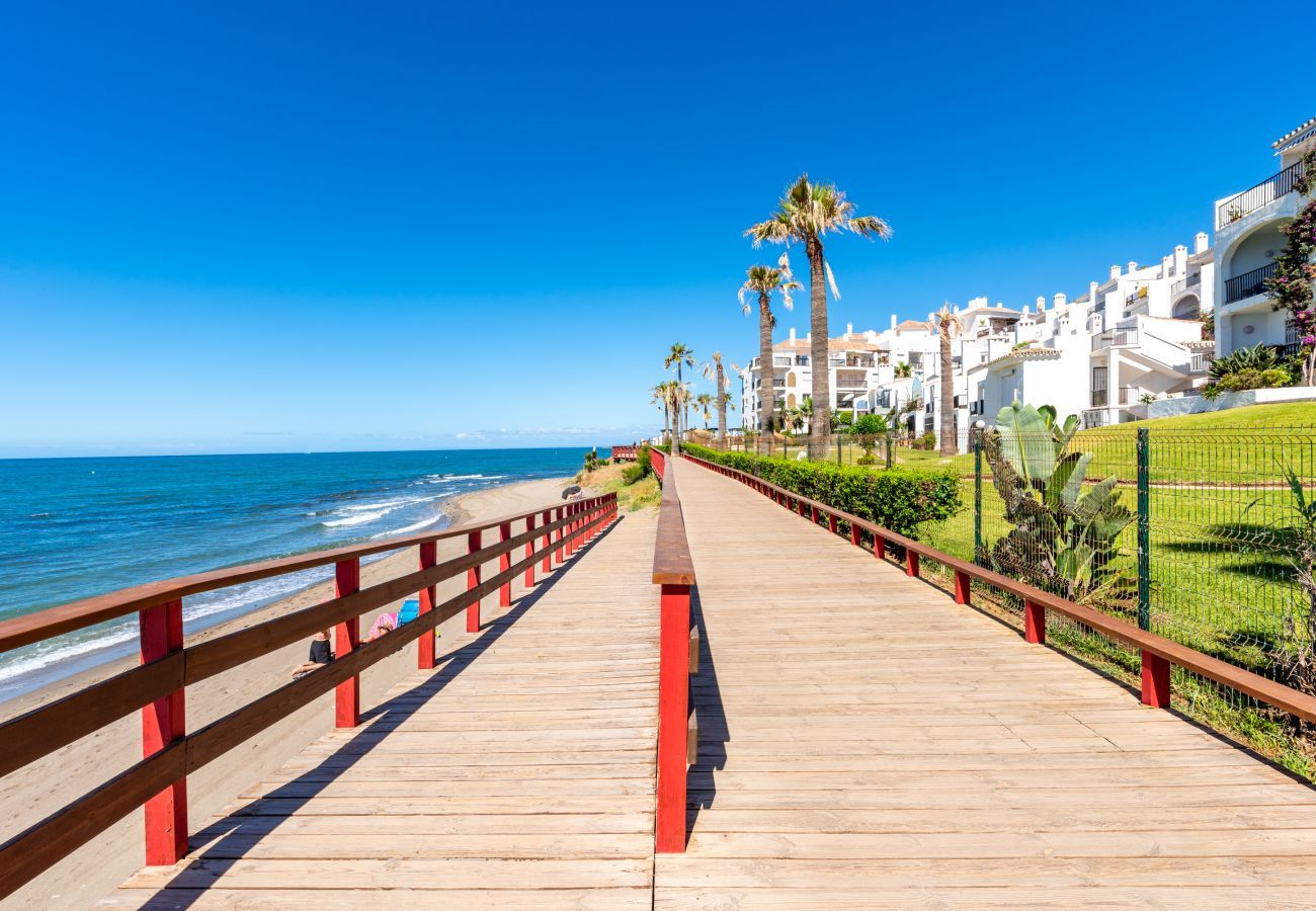 Lejlighed i Mijas Costa - Calahonda del Sol | Spacious first line ocean view apartment