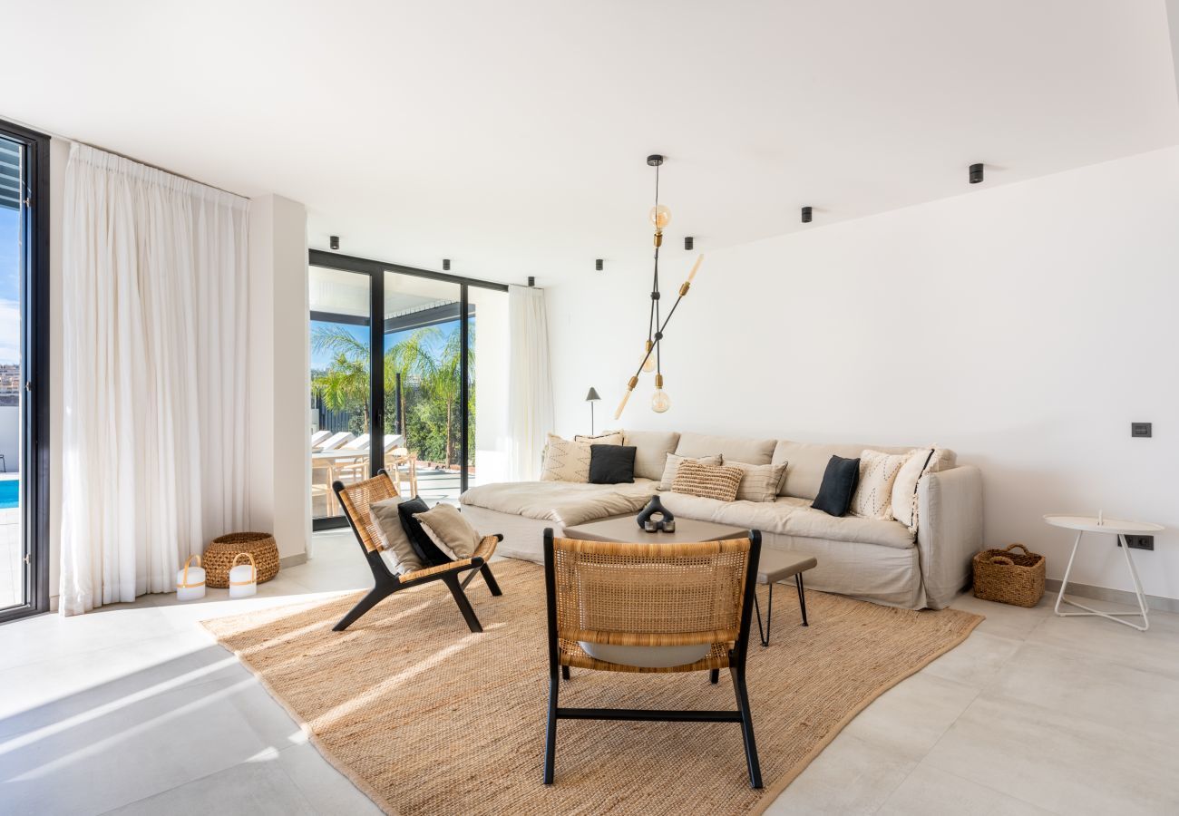 Villa i Mijas Costa - Casa Luz | Luxurious family villa with private pool, BBQ