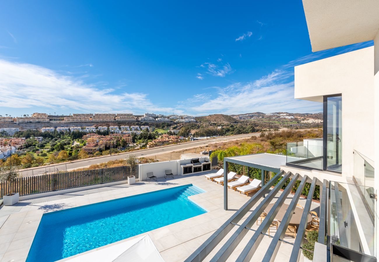 Villa i Mijas Costa - Casa Luz | Luxurious family villa with private pool, BBQ