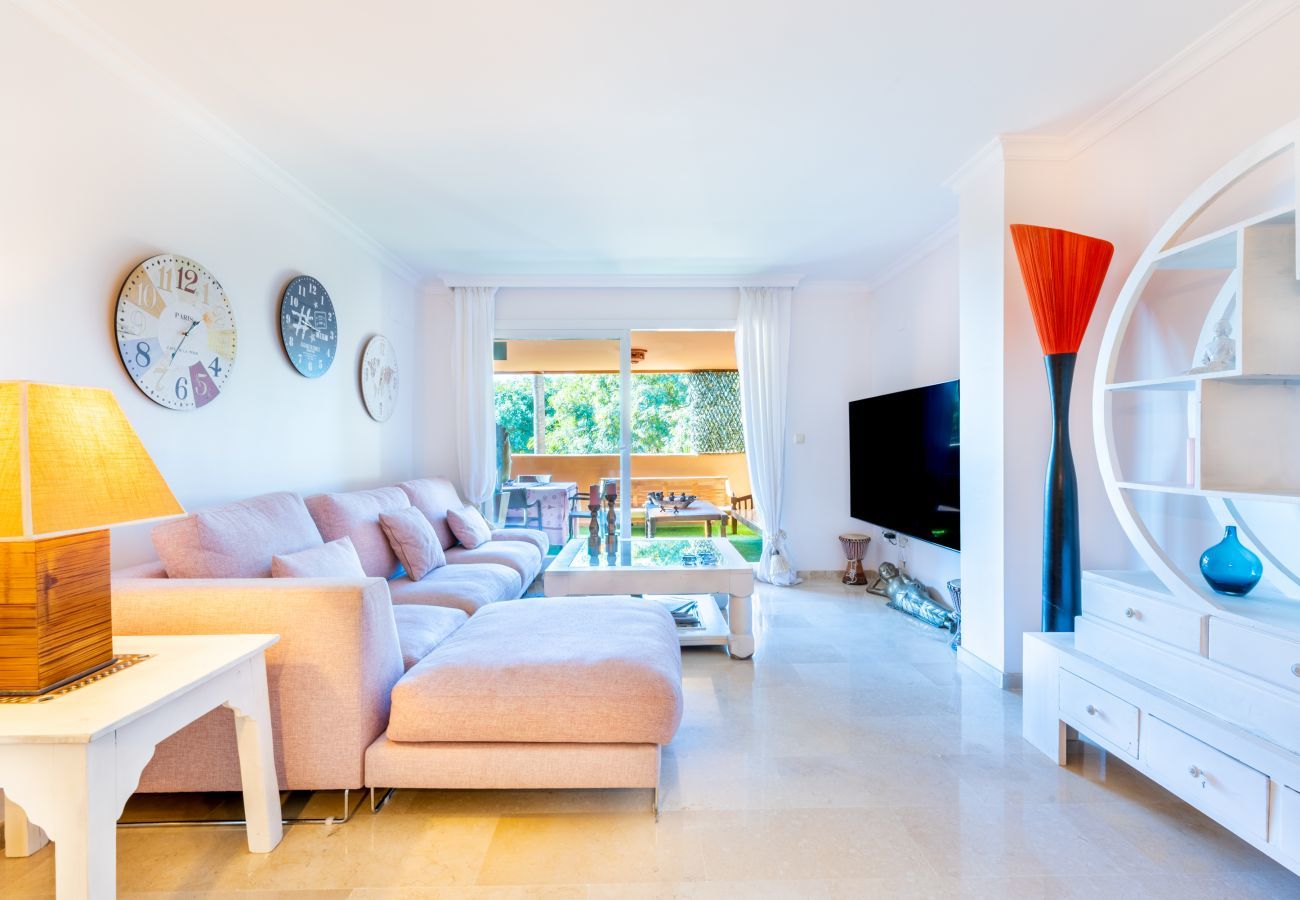 Lejlighed i Marbella - Los Lagos Golf I | Uniquely styled 3 bedroom apartment in Marbella