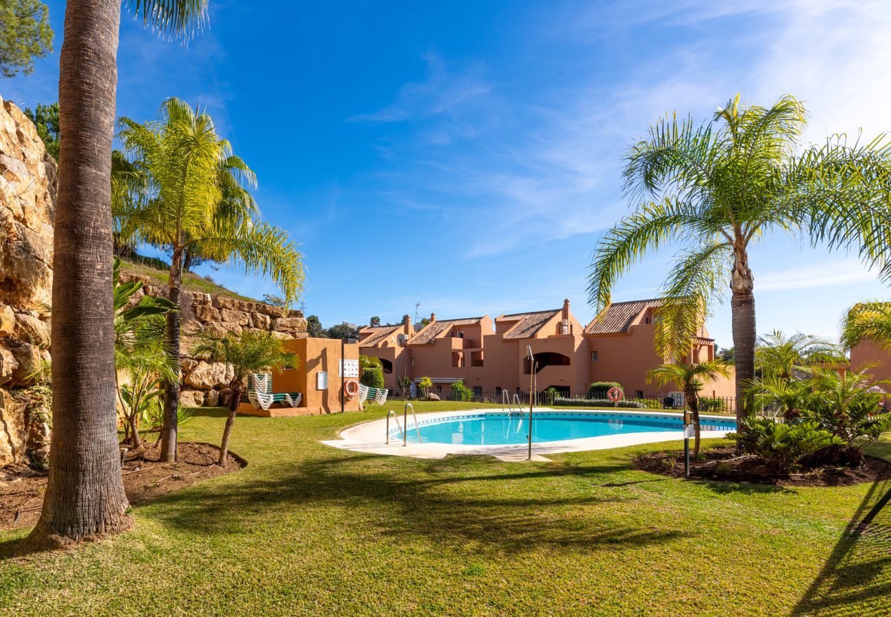 Lejlighed i Marbella - Los Lagos Golf I | Uniquely styled 3 bedroom apartment in Marbella