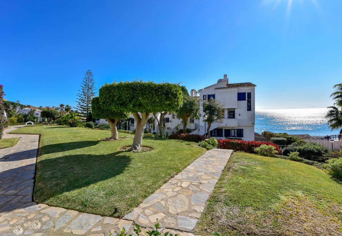 Lejlighed i Mijas Costa - Calahonda Beach II First line beach apartment in Calahonda