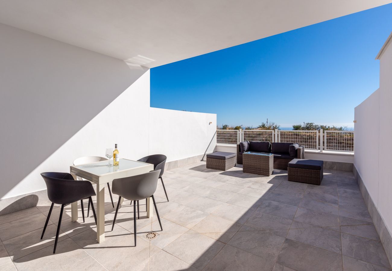 Lejlighed i Benalmádena - Blossom - Modern 2 bedroom apartment within walking distance to Benalmadena Pueblo