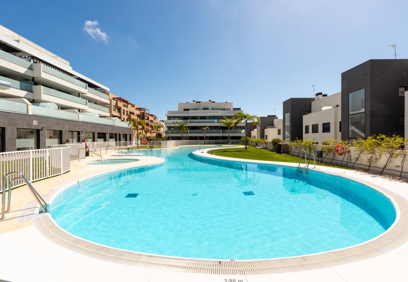 Lejlighed i La Cala de Mijas - Cala Serena | 3-bedroom modern apartment situated in La Cala de Mijas