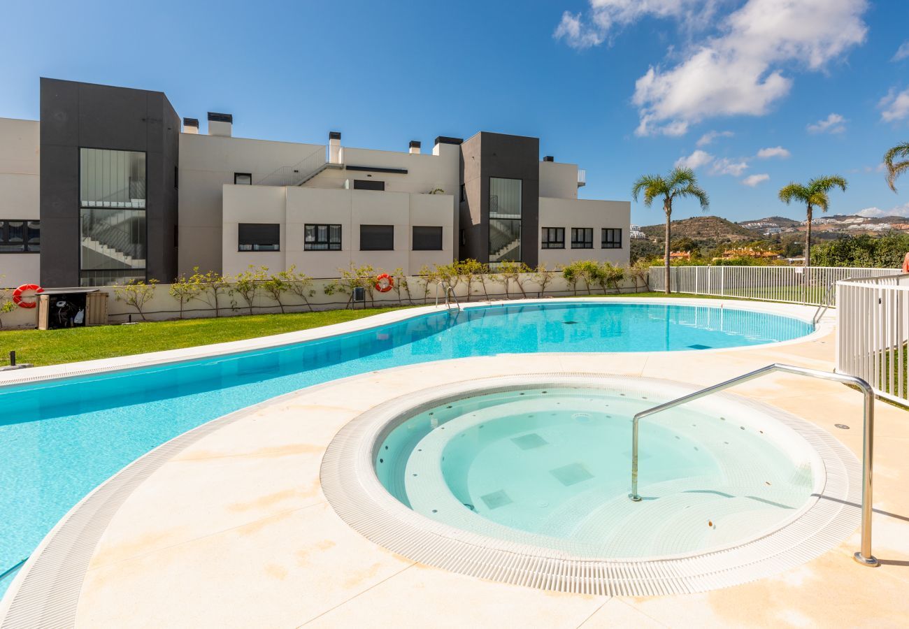 Lejlighed i La Cala de Mijas - Cala Serena | 3-bedroom modern apartment situated in La Cala de Mijas