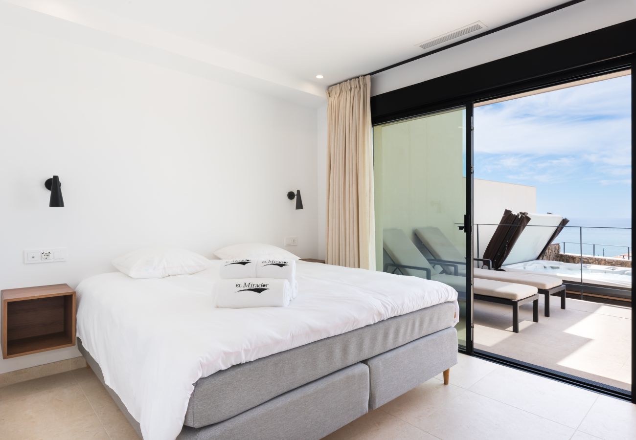 Lejlighed i Torrox Costa - Wellness Spa with Private pool and Jacuzzi