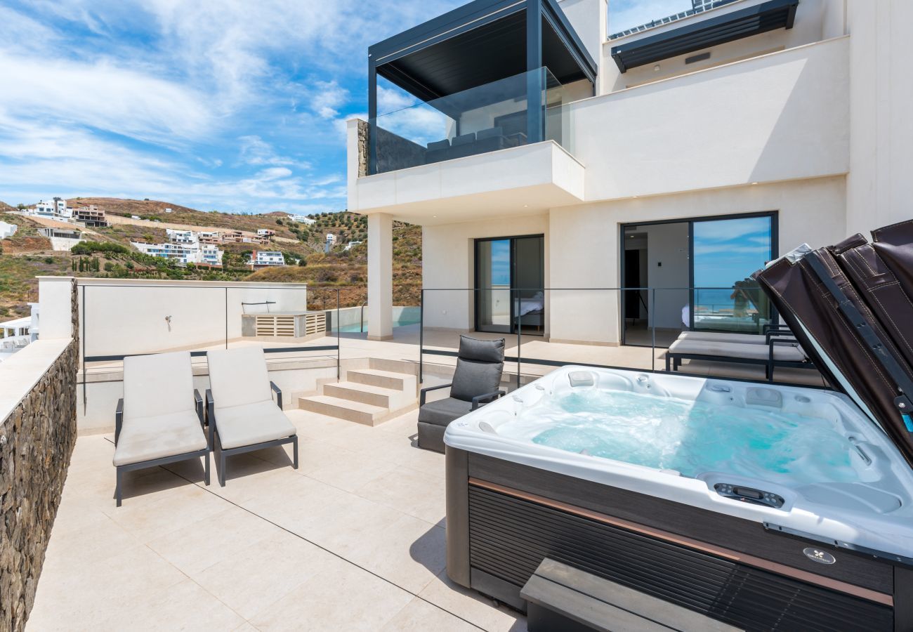 Lejlighed i Torrox Costa - Wellness Spa with Private pool and Jacuzzi