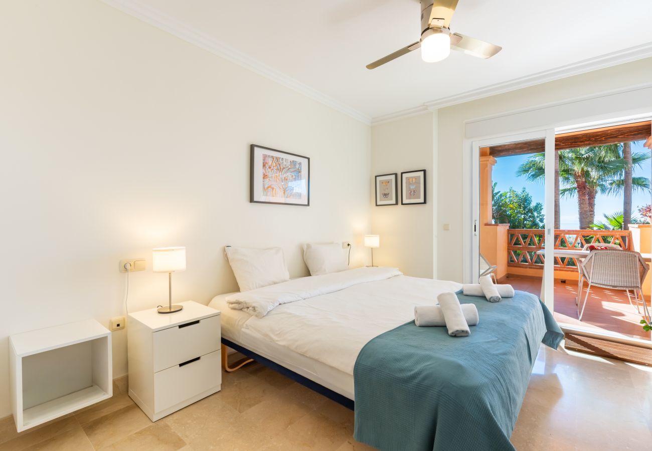 Lejlighed i Benalmádena - Resort Mediterra | Lejlighed med Havudsigt nær Golf med Pools og Fitness