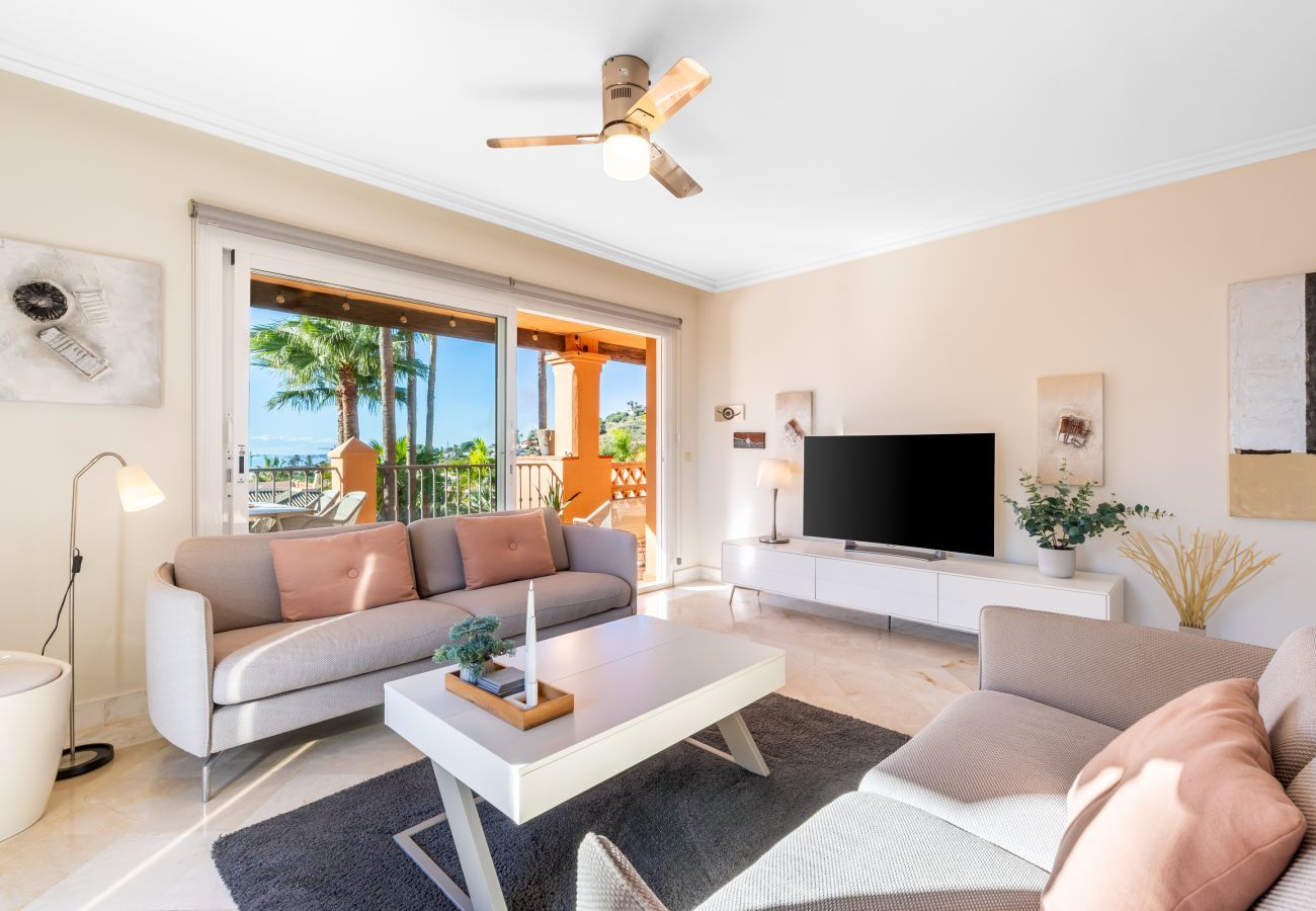 Lejlighed i Benalmádena - Resort Mediterra | Lejlighed med Havudsigt nær Golf med Pools og Fitness