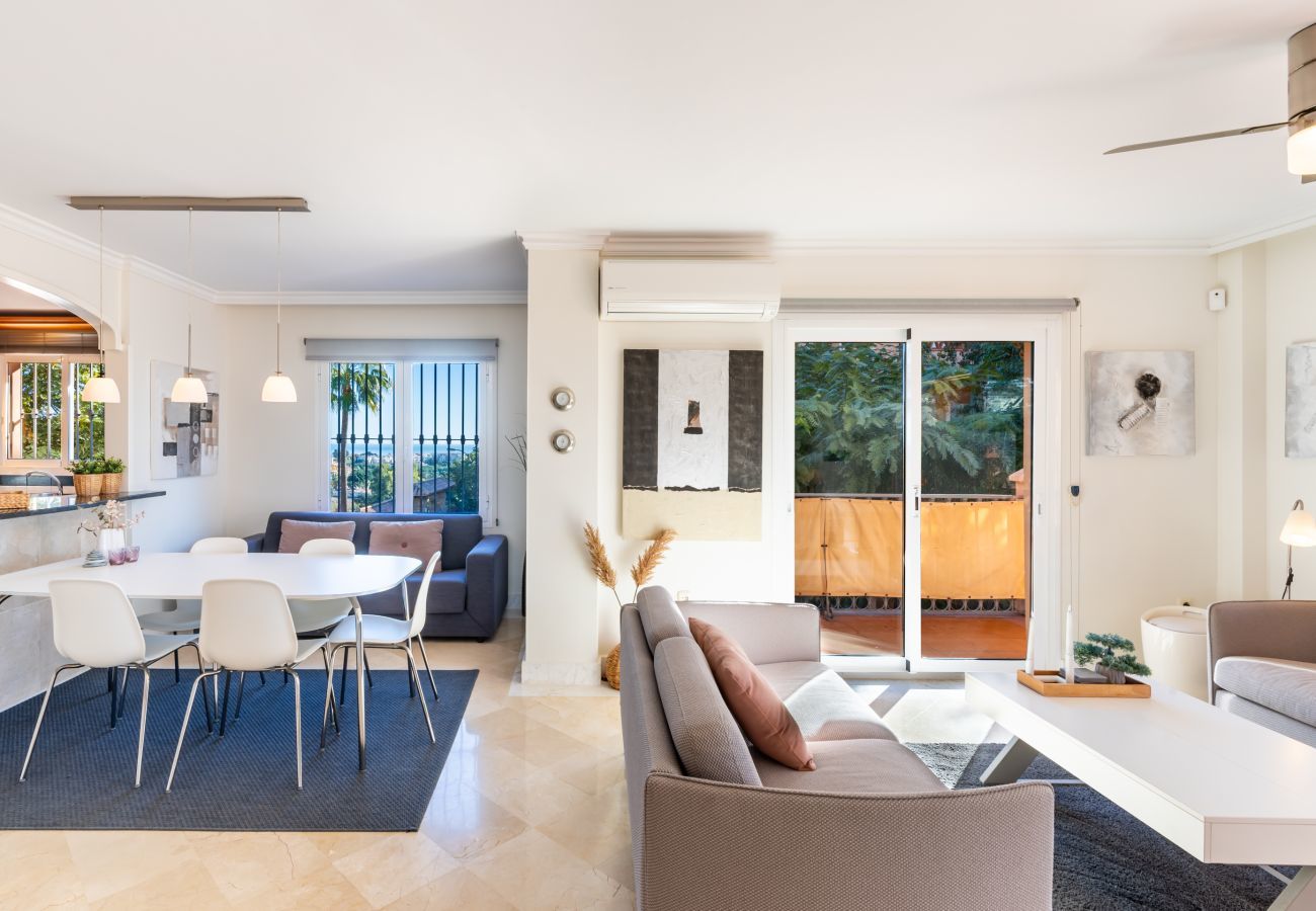 Lejlighed i Benalmádena - Resort Mediterra | Lejlighed med Havudsigt nær Golf med Pools og Fitness