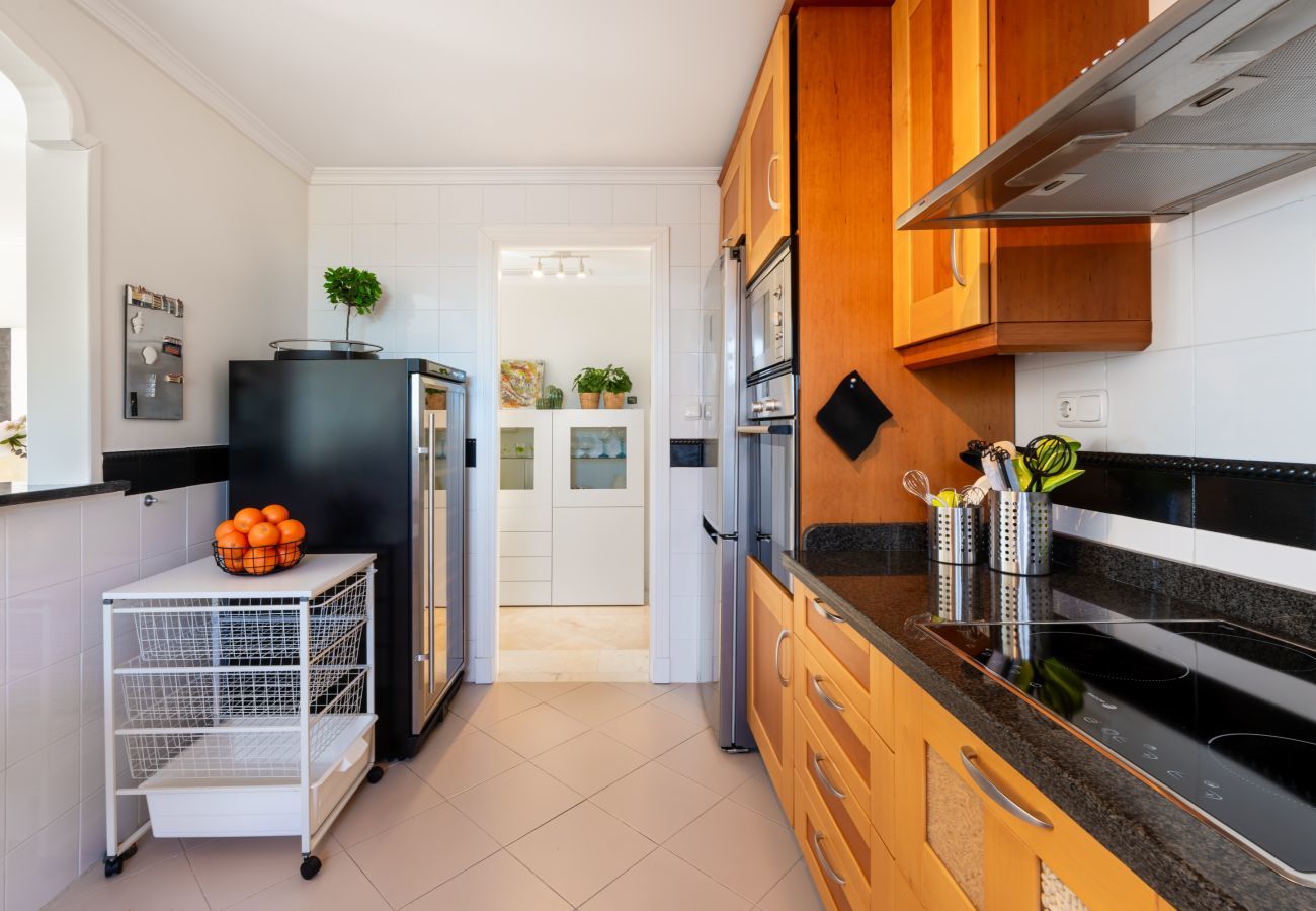 Lejlighed i Benalmádena - Resort Mediterra | Lejlighed med Havudsigt nær Golf med Pools og Fitness