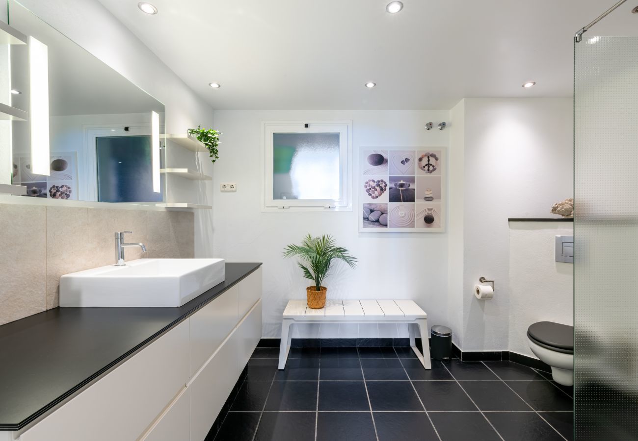 Lejlighed i Benalmádena - Resort Mediterra | Lejlighed med Havudsigt nær Golf med Pools og Fitness