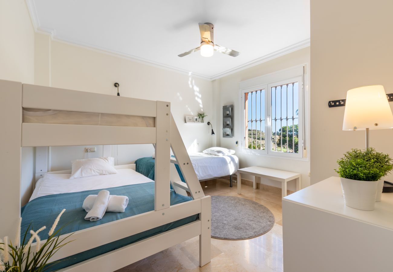 Lejlighed i Benalmádena - Resort Mediterra | Lejlighed med Havudsigt nær Golf med Pools og Fitness