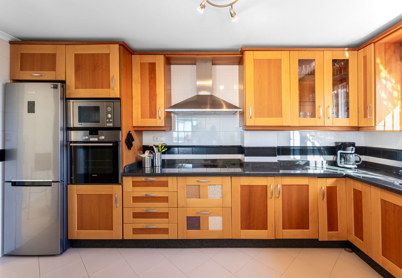 Lejlighed i Benalmádena - Resort Mediterra | Lejlighed med Havudsigt nær Golf med Pools og Fitness