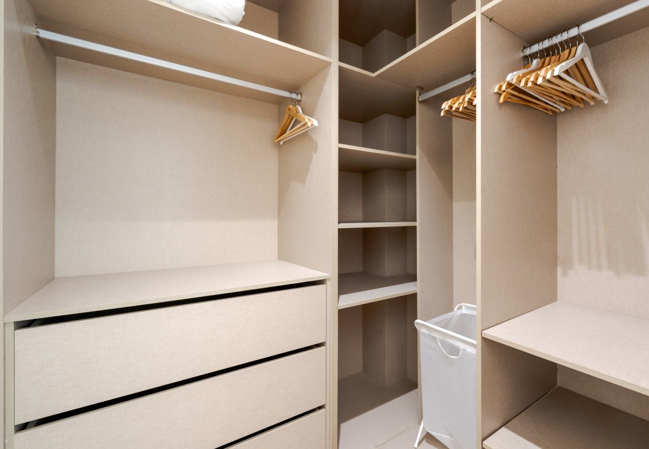 Lejlighed i La Cala de Mijas - Azalea Lemac | Moderne luksusbolig med 4 soveværelser, privat pool, fitnessrum og tagterrasse