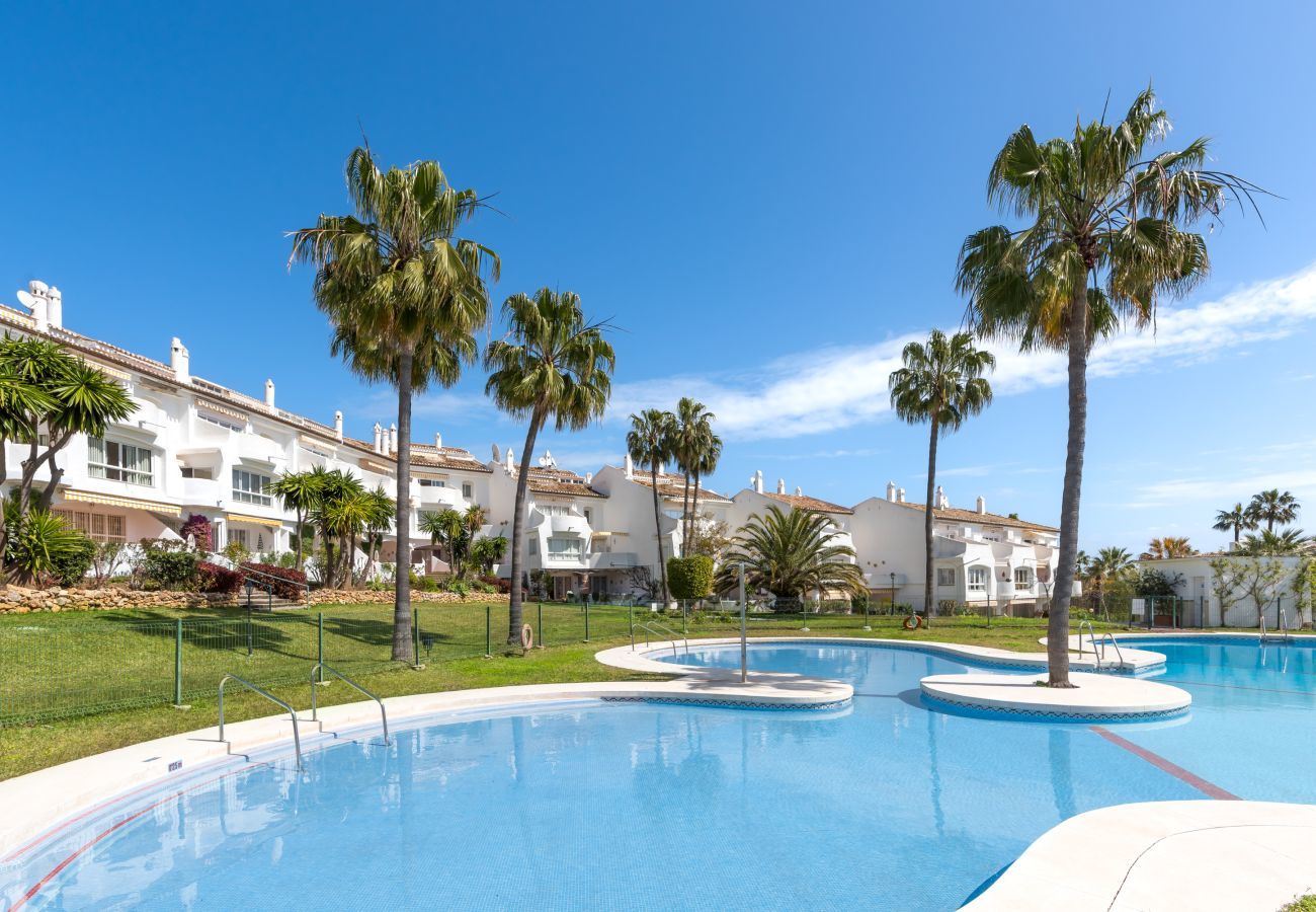 Lejlighed i Mijas Costa - Jardines de Calahonda IX | Fantastisk 3-værelses lejlighed med havudsigt, terrasse og pool