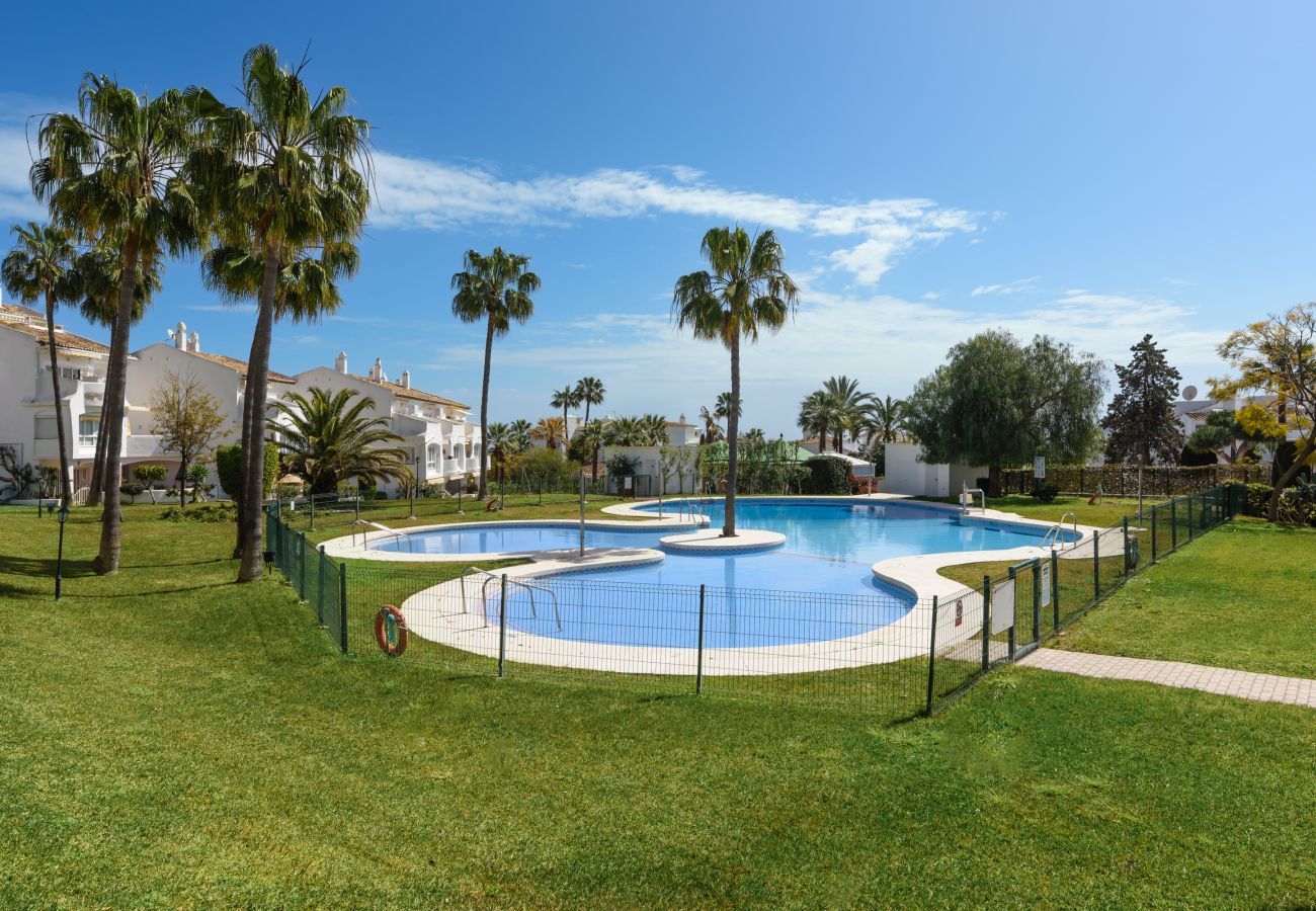 Lejlighed i Mijas Costa - Jardines de Calahonda IX | Fantastisk 3-værelses lejlighed med havudsigt, terrasse og pool