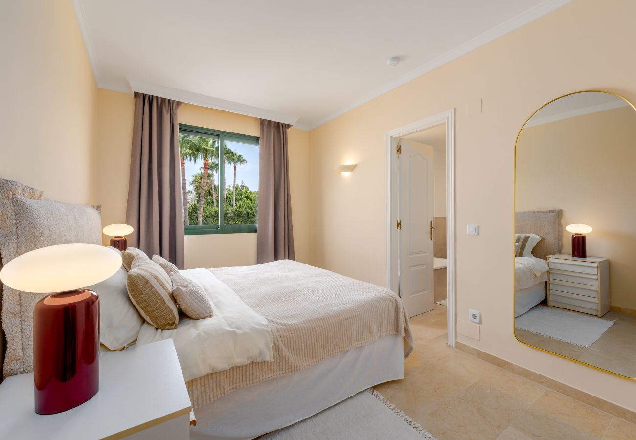 Lejlighed i Marbella - El Manantial Elviria – Rummelig lejlighed med havudsigt og stor terrasse