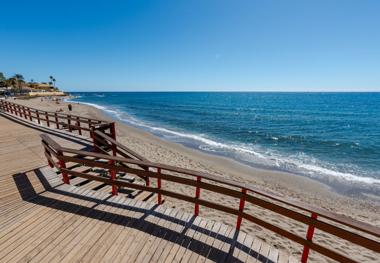 Lejlighed i Mijas Costa - Calahonda Beach III – Lejlighed ved stranden med havudsigt i Mijas CostaCalahonda Beach III