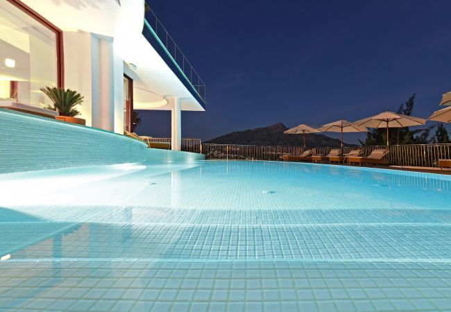 Villa en Marbella - Casa Blanca Marbella - Exclusive Luxury Villa   Villa en Marbella - Casa Blanca Marbella - Exclusive Luxury Villa