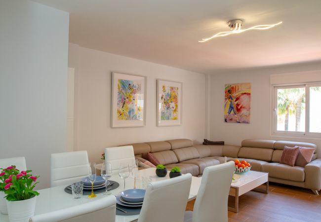 Apartamento en Torremolinos - Lydia Uno - Exclusive apartment for 8 near beach and restaurants Apartamento en Torremolinos - Lydia Uno - Exclusive apartment for 8 near beach and restaurants