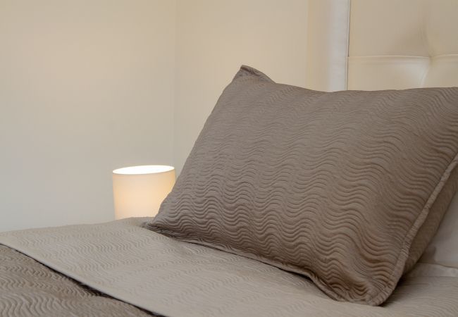 Apartamento en Torremolinos - Lydia Uno - Exclusive apartment for 8 near beach and restaurants Apartamento en Torremolinos - Lydia Uno - Exclusive apartment for 8 near beach and restaurants