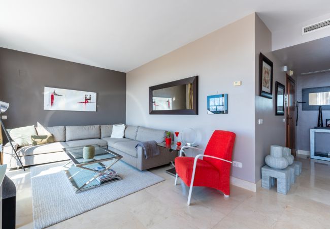 Apartamento en Marbella - Las Tortugas Marbella – Ático de Lujo con Vistas al Mar y Jacuzzi Apartamento en Marbella - Las Tortugas Marbella – Ático de Lujo con Vistas al Mar y Jacuzzi