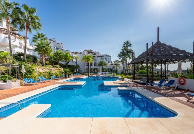 Apartamento en Marbella - Las Tortugas Marbella – Ático de Lujo con Vistas al Mar y Jacuzzi Apartamento en Marbella - Las Tortugas Marbella – Ático de Lujo con Vistas al Mar y Jacuzzi