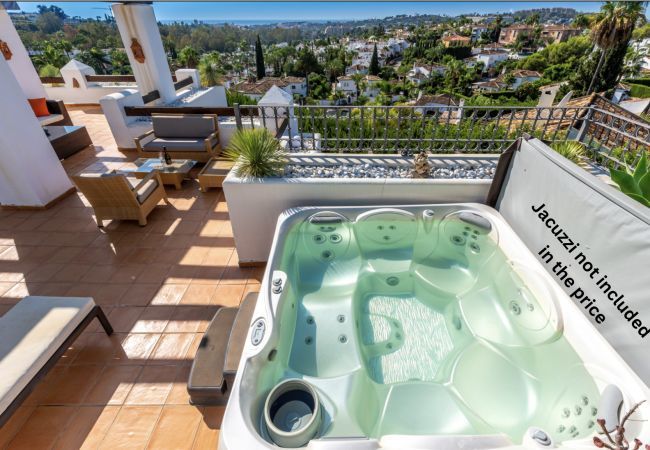 Apartamento en Marbella - Las Tortugas Marbella – Ático de Lujo con Vistas al Mar y Jacuzzi Apartamento en Marbella - Las Tortugas Marbella – Ático de Lujo con Vistas al Mar y Jacuzzi