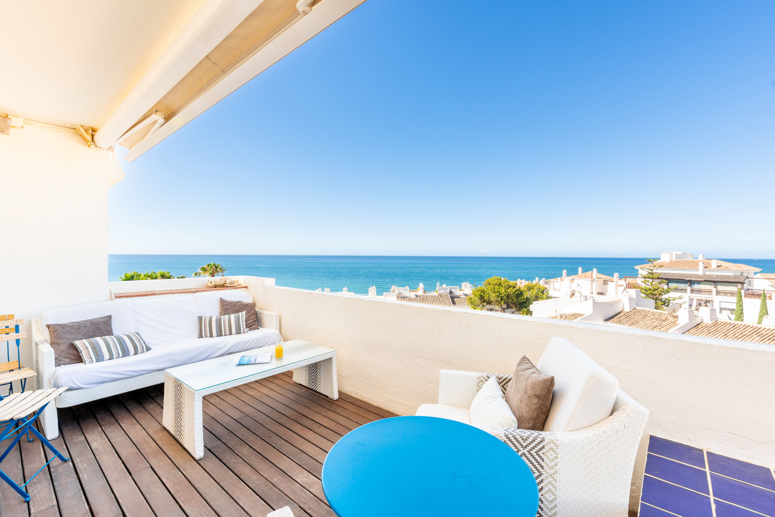 Apartamento en Mijas Costa - Calahonda del Sol | Espacioso apartamento en primera linea de playa