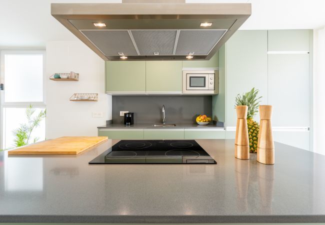 Apartamento en Benalmádena - Bahia de Torrequebrada | Comodidad Costera y Vistas al Mar Apartamento en Benalmádena - Bahia de Torrequebrada | Comodidad Costera y Vistas al Mar