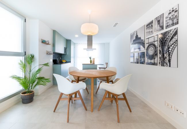 Apartamento en Benalmádena - Bahia de Torrequebrada | Comodidad Costera y Vistas al Mar Apartamento en Benalmádena - Bahia de Torrequebrada | Comodidad Costera y Vistas al Mar