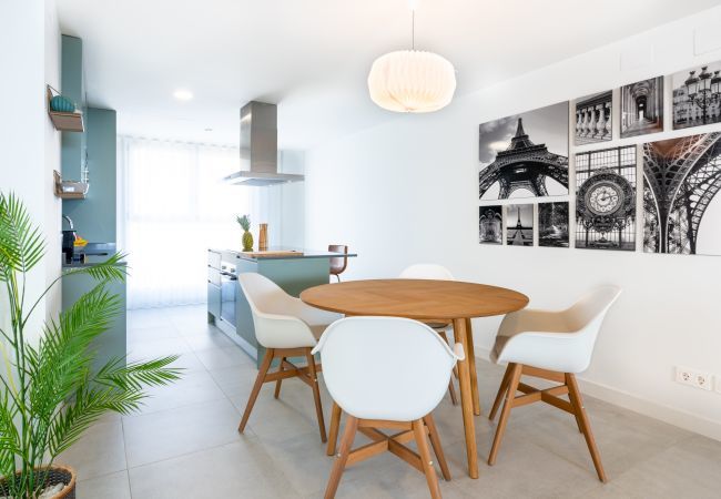 Apartamento en Benalmádena - Bahia de Torrequebrada | Comodidad Costera y Vistas al Mar Apartamento en Benalmádena - Bahia de Torrequebrada | Comodidad Costera y Vistas al Mar