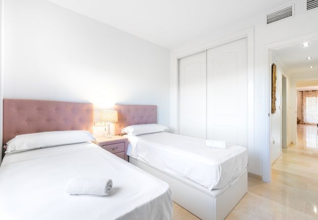 Apartamento en Marbella - Los Lagos Golf II | Encantador apartamento de 3 habitaciones en Marbella Apartamento en Marbella - Los Lagos Golf II | Encantador apartamento de 3 habitaciones en Marbella