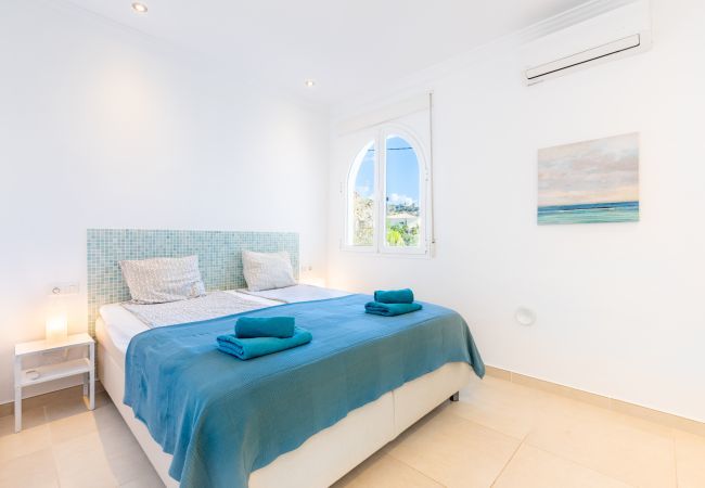 Villa en Algarrobo - Casa Niva | Amplia Casa de Campo con Piscina Privada y Vistas al Mar Villa en Algarrobo - Casa Niva | Amplia Casa de Campo con Piscina Privada y Vistas al Mar