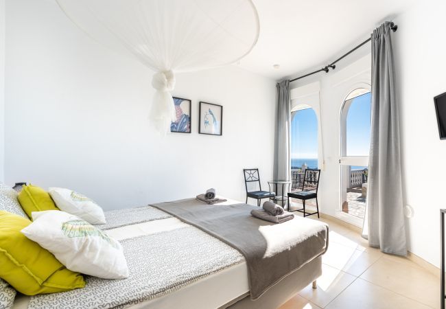 Villa en Algarrobo - Casa Niva | Amplia Casa de Campo con Piscina Privada y Vistas al Mar Villa en Algarrobo - Casa Niva | Amplia Casa de Campo con Piscina Privada y Vistas al Mar